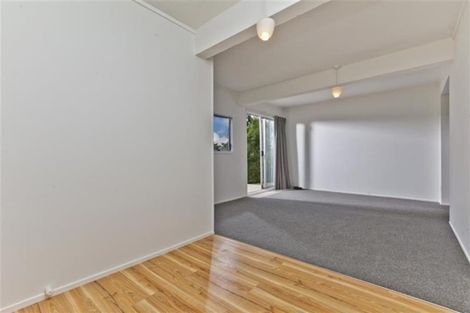 Photo of property in 1/89 Target Road, Totara Vale, Auckland, 0629