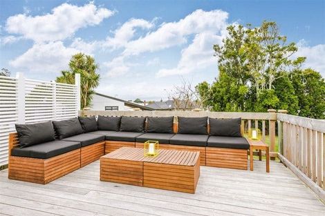 Photo of property in 43 Coniston Avenue, Te Atatu South, Auckland, 0610