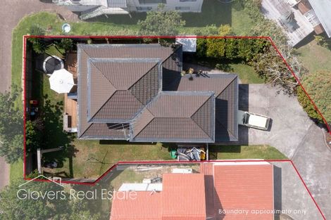 Photo of property in 18b Vardon Road, Green Bay, Auckland, 0604