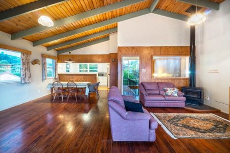 Photo of property in 66 Tindalls Bay Road, Tindalls Beach, Whangaparaoa, 0930