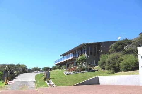 Photo of property in 40 Kate Sheppard Avenue, Torbay, Auckland, 0630