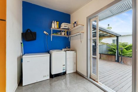 Photo of property in 9 Atkinson Street, Woodville, 4920