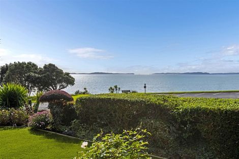 Photo of property in 172 Mellons Bay Road, Mellons Bay, Auckland, 2014
