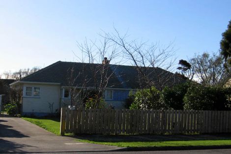 Photo of property in 17 Park Road, West End, Palmerston North, 4412