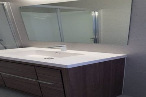 Photo of property in 5/532 Glenfield Road, Glenfield, Auckland, 0629