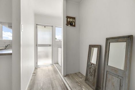 Photo of property in 1/46 Chippendale Crescent, Birkdale, Auckland, 0626