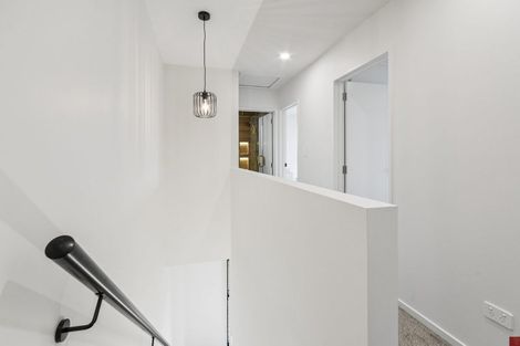 Photo of property in 12a Damian Way, Weymouth, 2103
