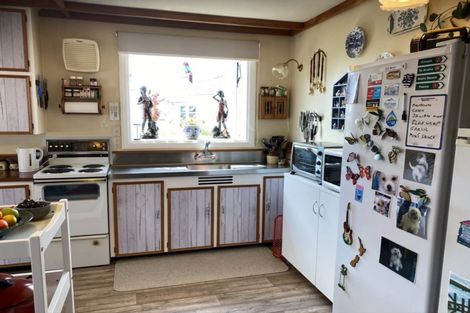 Photo of property in 16 Graham Street, Eltham, 4322