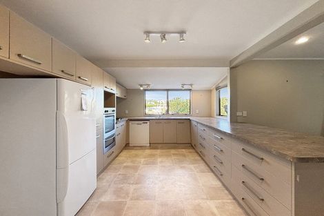 Photo of property in 40 Halswater Drive, Churton Park, Wellington, 6037
