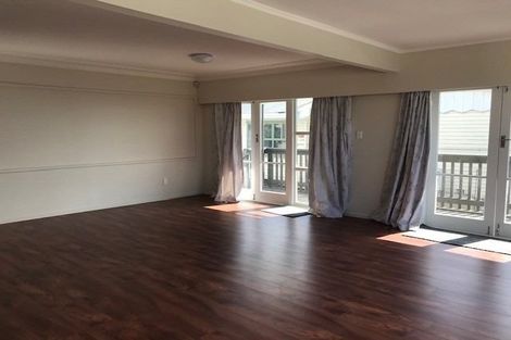 Photo of property in 305 Te Atatu Road, Te Atatu South, Auckland, 0610