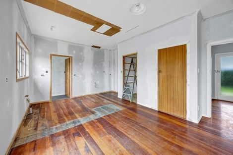 Photo of property in 45 Mcalpine Road, Hawera, 4672