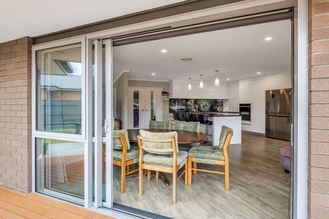 Photo of property in 3 Crabapple Close, Milson, Palmerston North, 4414