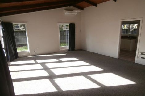 Photo of property in 235 Memorial Avenue, Burnside, Christchurch, 8053