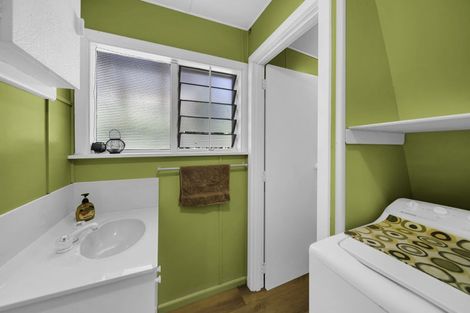 Photo of property in 37 Lake View Terrace, Moana, 7875