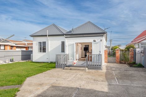 Photo of property in 47 Queens Drive, Saint Kilda, Dunedin, 9012