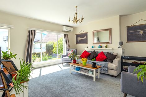 Photo of property in 1-12/48 The Bay Hill, Timaru, 7910