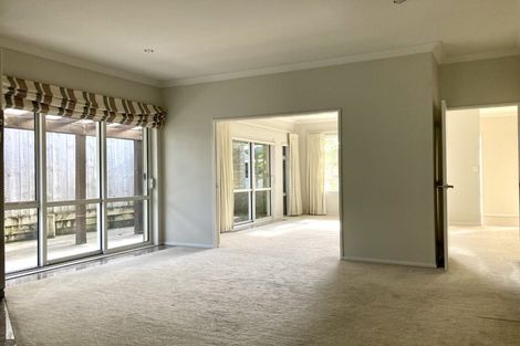 Photo of property in 16 Midhurst Avenue, Henderson, Auckland, 0612