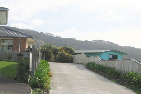 Photo of property in 10 Ribbonwood Terrace, Ranui, Porirua, 5024