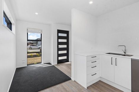 Photo of property in 6 Oakmill Drive, Casebrook, Christchurch, 8051