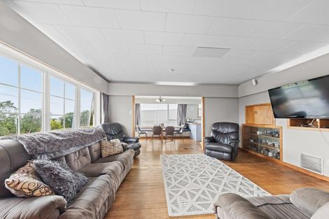 Photo of property in 16 Mayne Street, Waitara, 4320