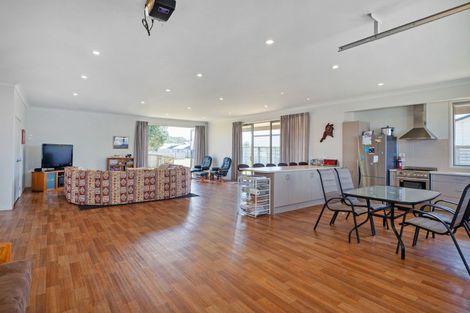 Photo of property in 140 Ngaio Drive, Matarangi, Whitianga, 3592