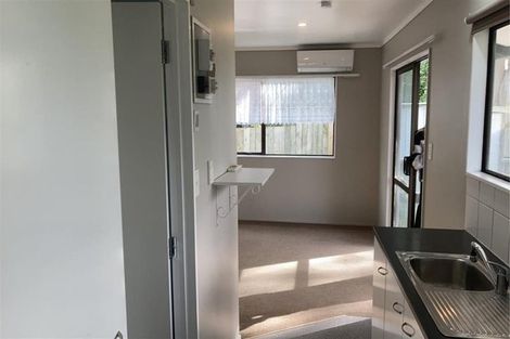 Photo of property in 17 Oakmont Place, Wattle Downs, Auckland, 2103