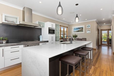 Photo of property in 1 Coleman Terrace, Hospital Hill, Napier, 4110