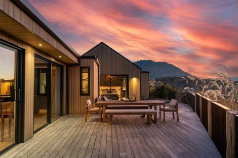 Photo of property in 10 Glenelg Lane, Jacks Point, 9371