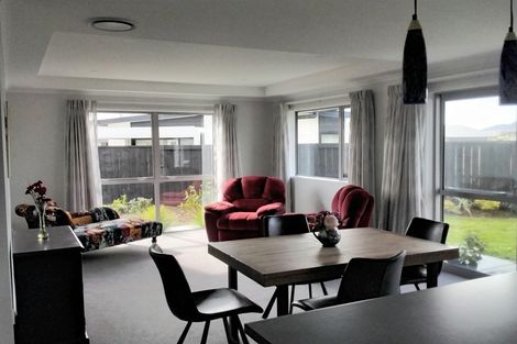 Photo of property in 22 Olney Court, One Tree Point, 0118