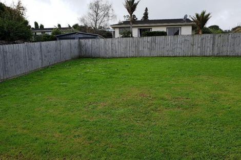 Photo of property in 18 St Catherine Crescent, West Harbour, Auckland, 0618