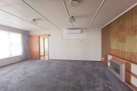 Photo of property in 11 Robert Burke Place, Henderson, Auckland, 0612