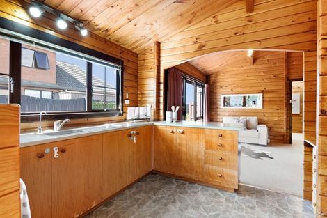 Photo of property in 123 Botany Road, Botany Downs, Auckland, 2010