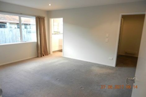 Photo of property in 10 Paradise Point Place, One Tree Point, 0118