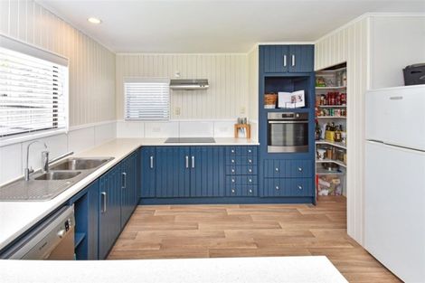 Photo of property in 17 Mellsop Avenue, Waiuku, 2123