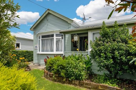Photo of property in 35 York Street, Picton, 7220