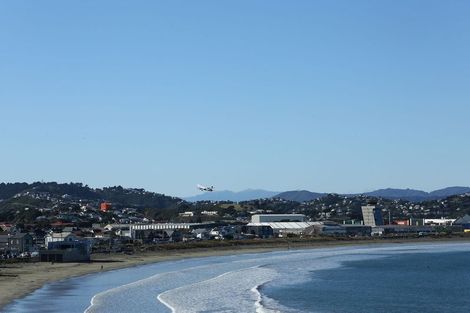 Photo of property in 274 Queens Drive, Lyall Bay, Wellington, 6022