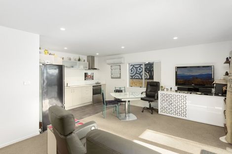 Photo of property in 11 Kamahi Crescent, Papamoa Beach, Papamoa, 3118