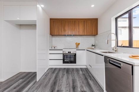 Photo of property in 7b Gladfield Lane, Te Atatu Peninsula, Auckland, 0610