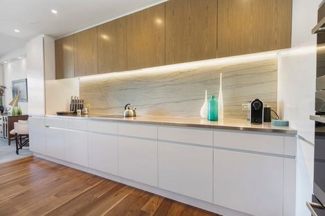 Photo of property in Clyde Quay Wharf, 2c/7 Clyde Quay Wharf, Te Aro, Wellington, 6011