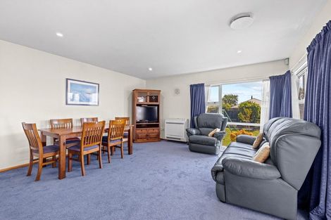 Photo of property in 15 Waratah Street, Avondale, Christchurch, 8061