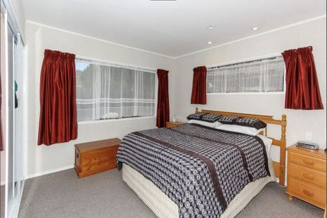 Photo of property in 10 Argyle Place, Highlands Park, New Plymouth, 4312