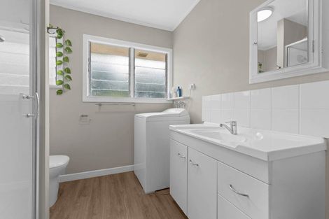 Photo of property in 77 Birdwood Avenue, Papatoetoe, Auckland, 2025