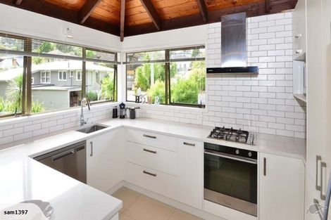 Photo of property in 2/72 Lake Road, Northcote, Auckland, 0627