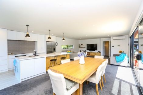 Photo of property in 51 Poplar Grove, Whalers Gate, New Plymouth, 4310