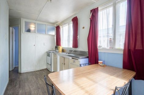 Photo of property in 330 Featherston Street, Palmerston North, 4414