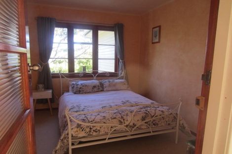 Photo of property in 20 Ranui Terrace, Tawa, Wellington, 5028