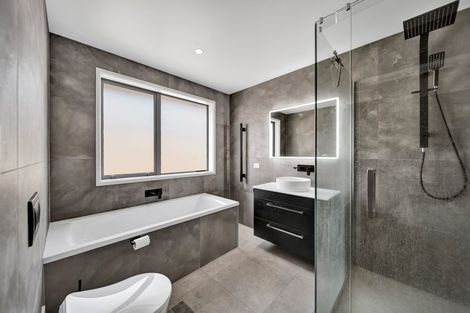 Photo of property in 33 Honeyfield Drive, Whalers Gate, New Plymouth, 4310