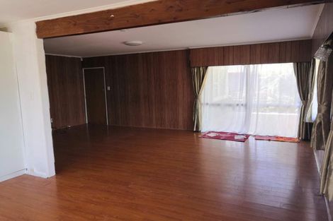 Photo of property in 30 Kingdale Road, Henderson, Auckland, 0610