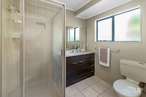 Photo of property in 1b Picasso Drive, West Harbour, Auckland, 0618