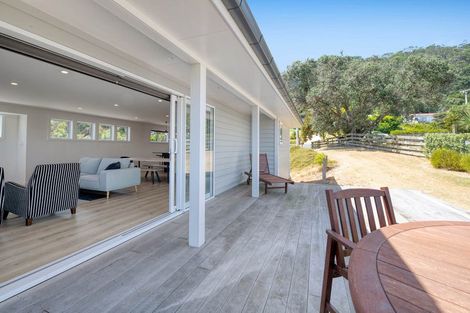 Photo of property in 1 Domain Crescent, Muriwai, Waimauku, 0881